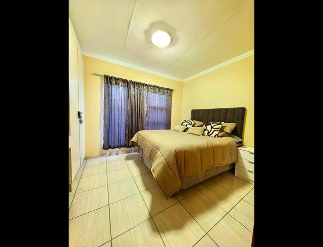 2 BEDROOM TOWNHOUSE FOR SALE IN SASOLBURG EXT 23